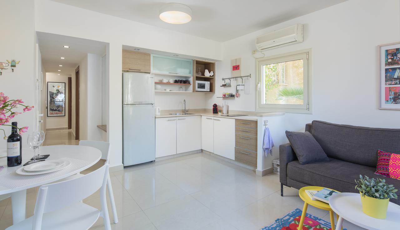Boulevard View 2 Bedrooms Near The Beach * Tel Aviv