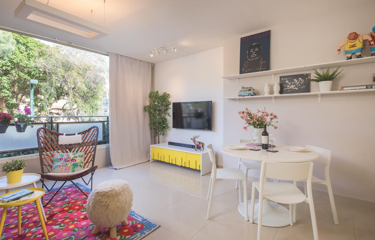 Boulevard View 2 Bedrooms Near The Beach *