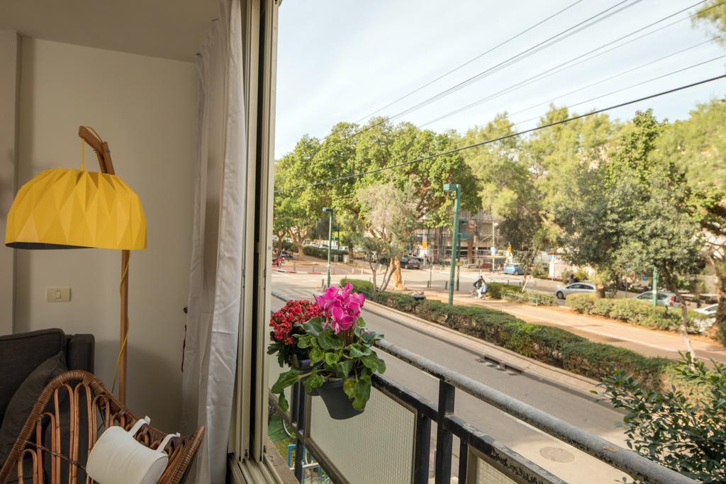 Boulevard View 2 Bedrooms Near The Beach Tel Aviv