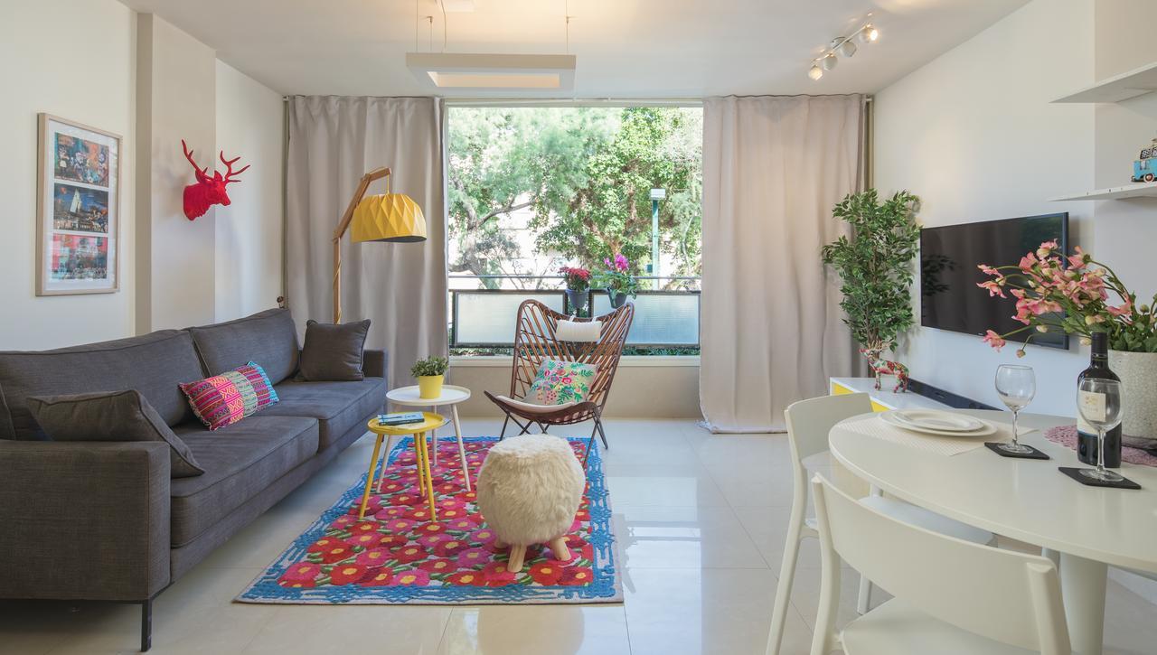 Apartment Boulevard View 2 Bedrooms Near The Beach *